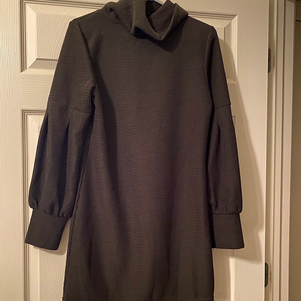 M-  Vestique dark green dress.